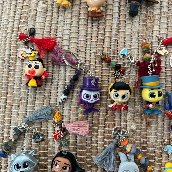 ✨💛 Disney Doorable keychain charms handmade choose one a favorite character - Picture 8 of 16